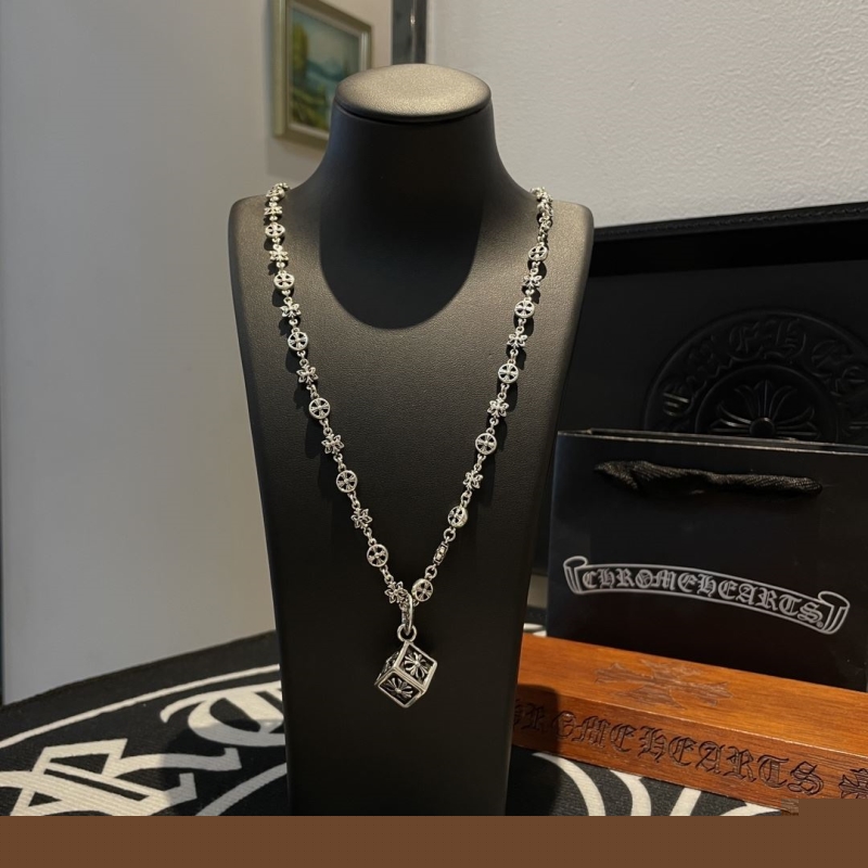 Ch**me He**ts necklaces